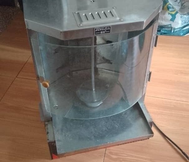 Máquina para pan con carne