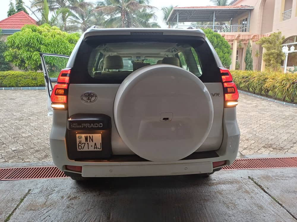 Alquiler de un Toyota Prado año 2022